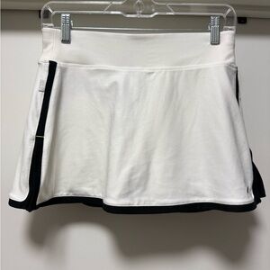 Women’s Nike White Tennis Skort with Black Trim size small